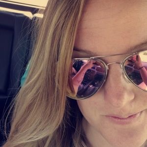 Meet your Posher, Dana